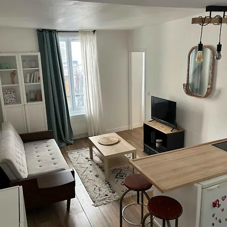 Charming Bright For 2 In Paris