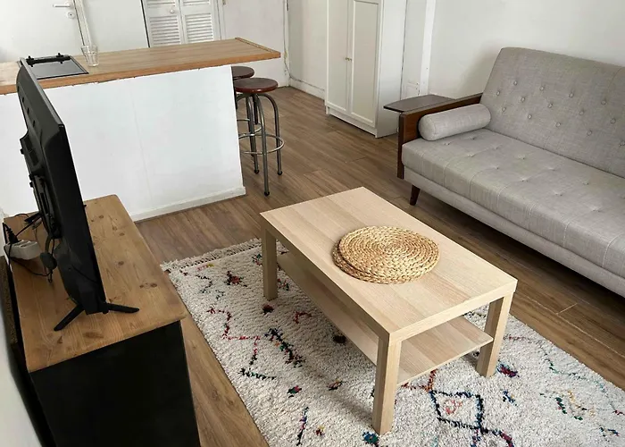 Charming Bright For 2 In Apartment